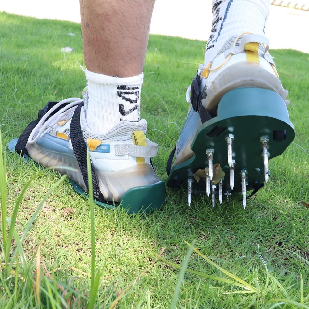 Lawn Aerator Shoes with Adjustable Nylon Straps, Lawn Aeration or as Screed Shoes, Gardening Spiked Shoes Lawn Aerating One Size Fits All Spiked Sandals for Yard Patio Garden Grass Green