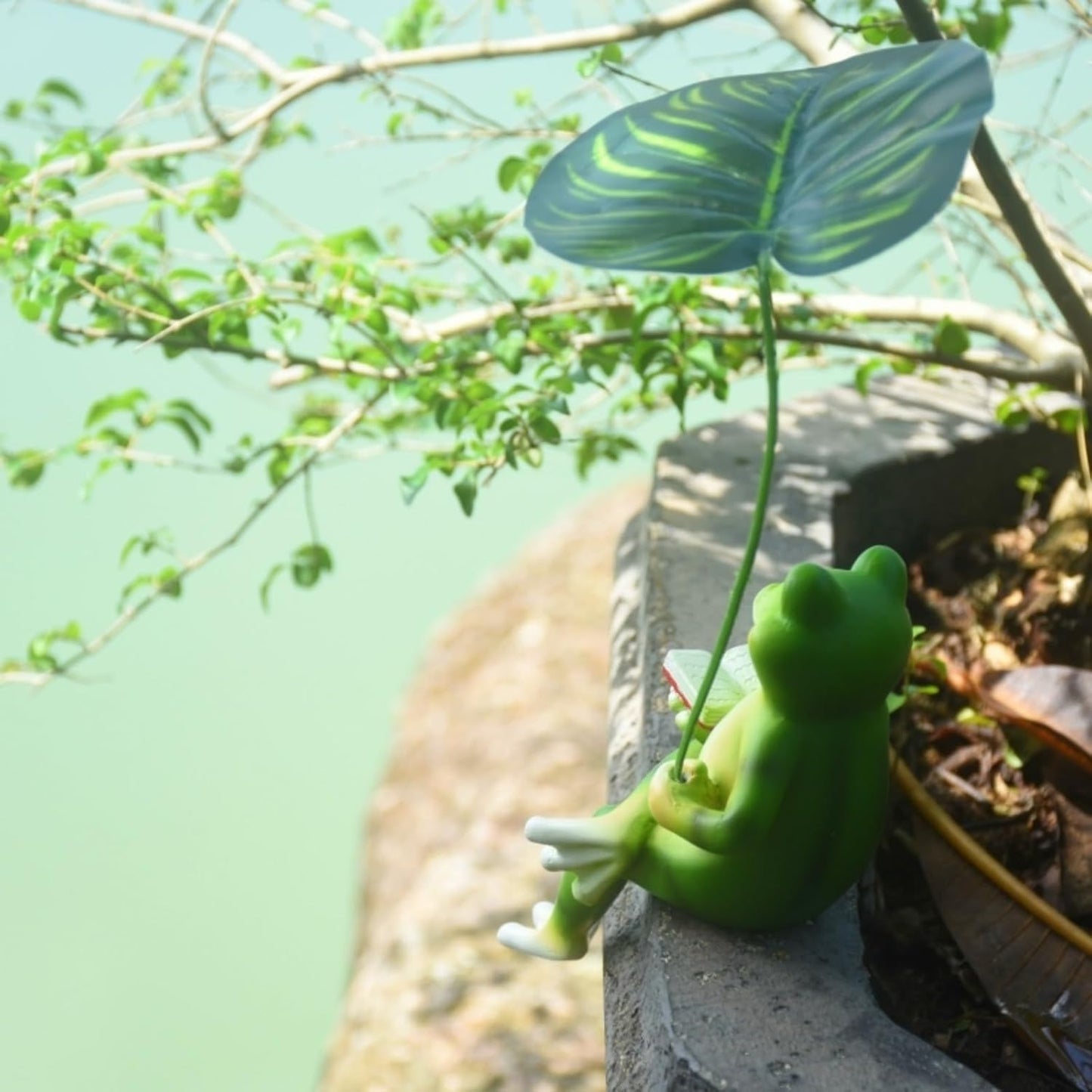 OwMell Frog Statue for Garden, Green Frog Figurine for Outdoor Decor Yard and Garden Decoration Resin Sculpture 6 Inches - Book & Leaf