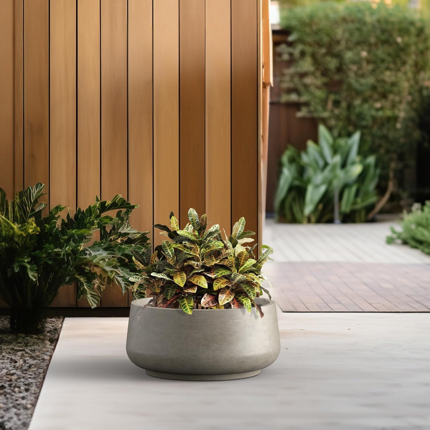 Kante 16.1" Dia Round Curvy Concrete Planter, Large Plant Pots with Drainage Hole and Rubber Plug for Indoor Outdoor Plants, Flower Pot for Home Garden Patio Porch, Weathered Concrete