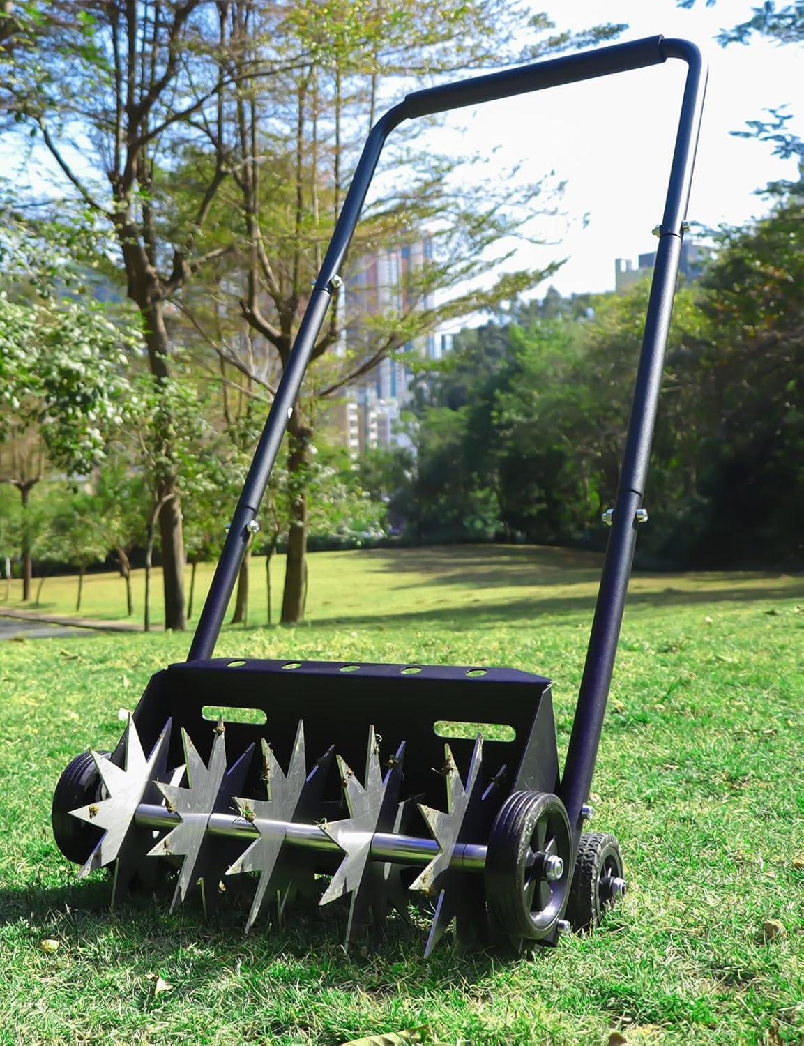 Lawn Aerator, 18 Inch Push Spike Aerator, Rotary Lawn Aerator, 4 Wheels Manual Scroll Aerator Lawn Tool, for Aerating Lawns Yard Care Loosening Soil