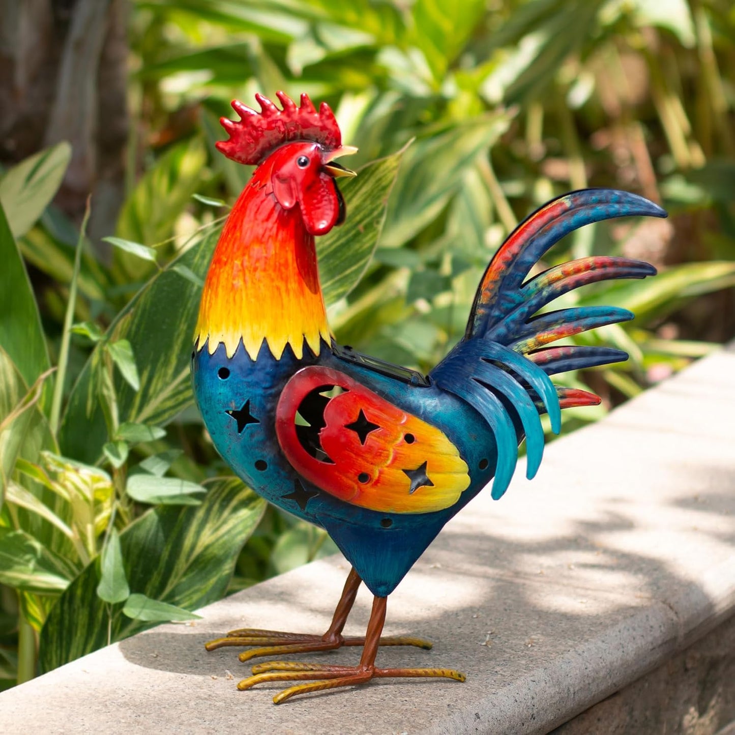 Natelf Solar Rooster Statue Metal Rooster Decor with Solar Light, Weather-Resistant Outdoor Garden Art for Yard, Patio, Lawn, Home Unique Gift for Family and Friends
