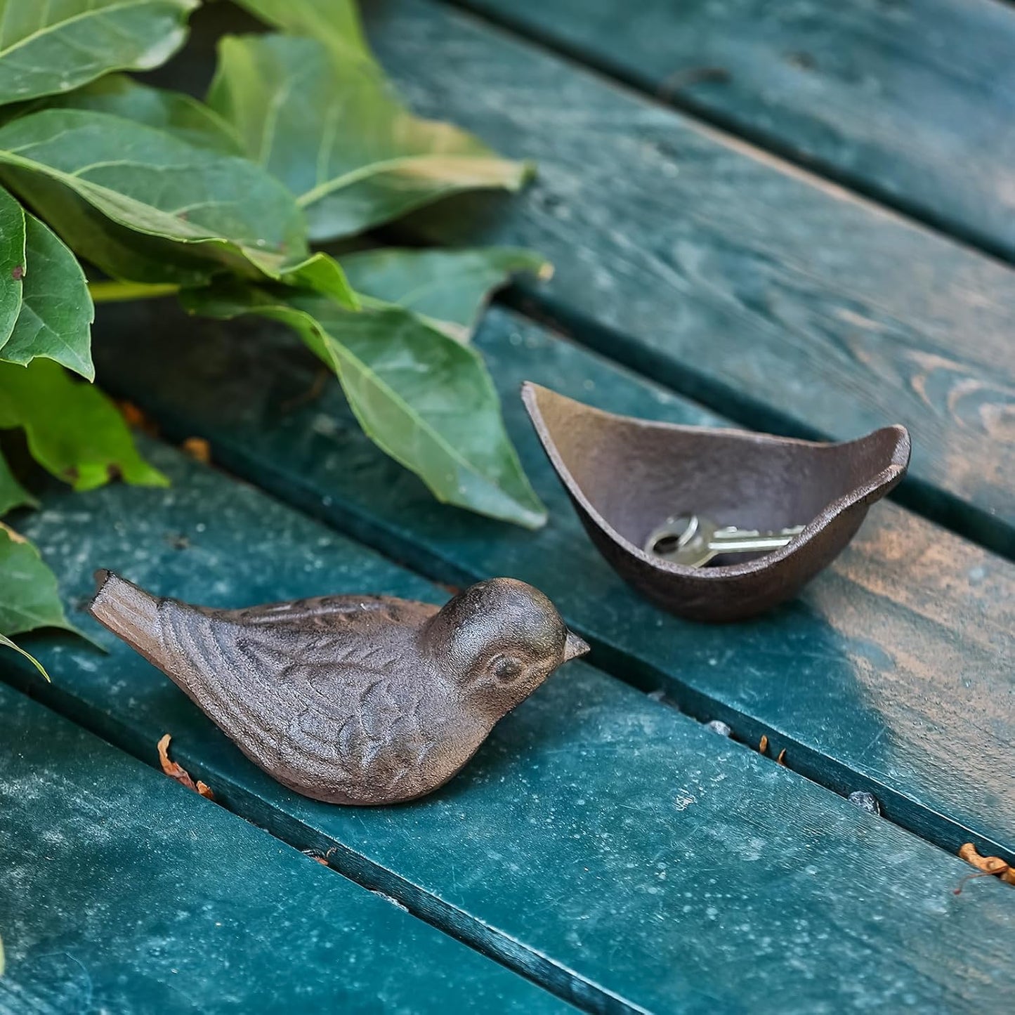 Cast Iron Bird Key Hider, Bird Statue and Keys Hiders Outside, Decorative Outdoor Hidden Keys Holder, Animal Shaped Hide a Key for Indoor Garden Yard Patio Decor, Brown