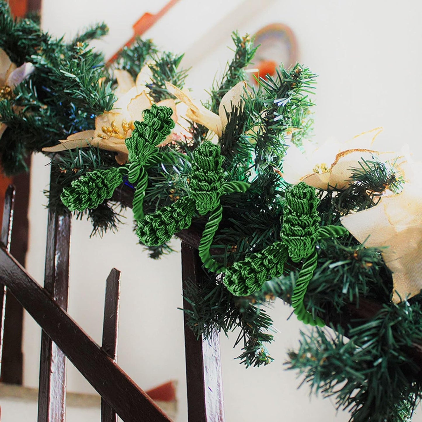 Shappy 24 Pieces Christmas Garland Banister Ties Christmas Decorative Reusable and Flexible Twist Ties for Garland, Banister Home Decoration (Green)