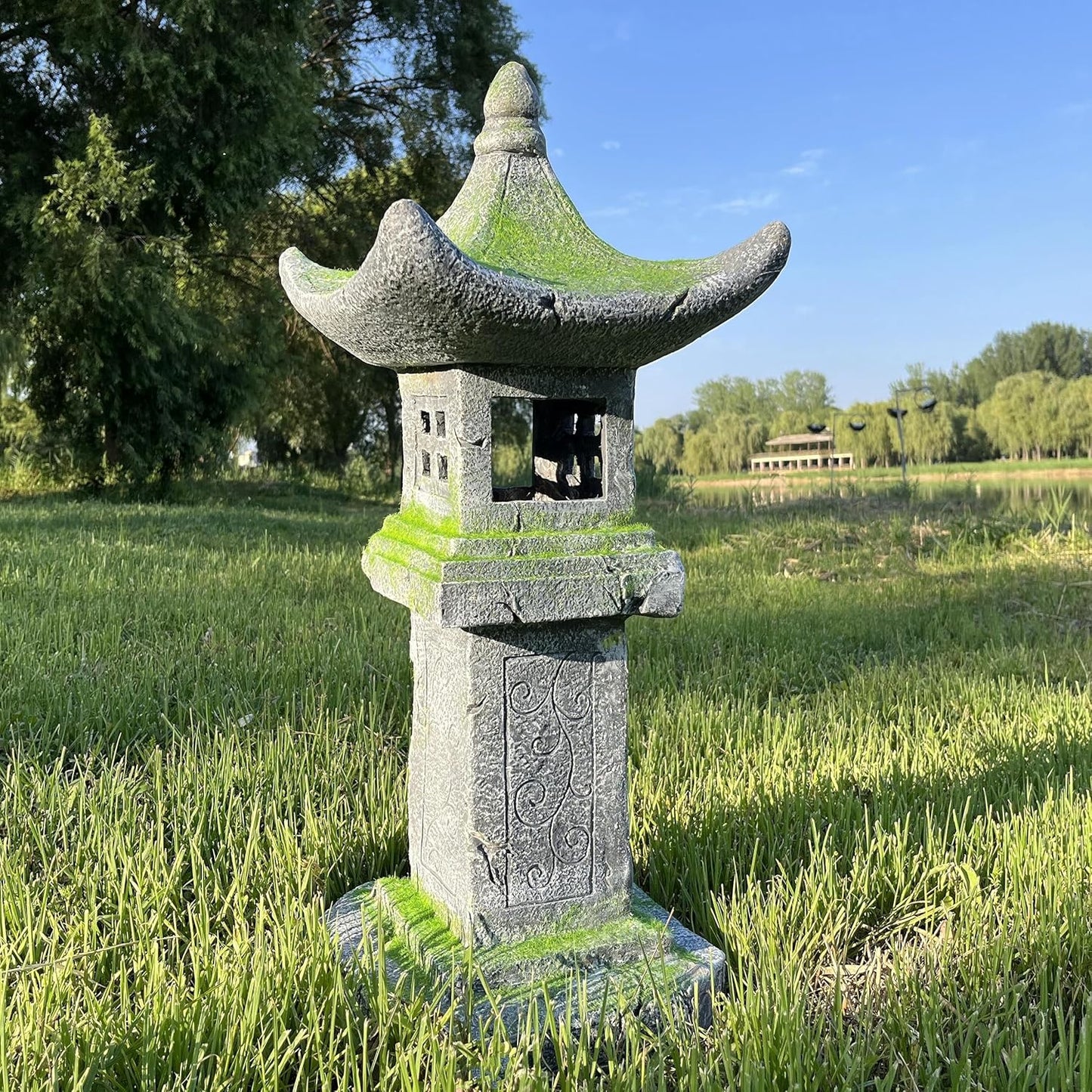 31.5’’High Japanese Pagoda Statue Moss-Covered Retro Miniature Tower Lantern Garden Decoration Figurines Outdoor Asian Decoration Zen Courtyard Landscape…