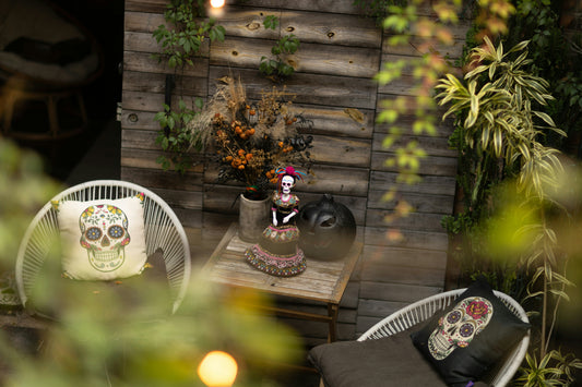 Autumn Evenings in the Garden: Warm Light for Cooler Nights
