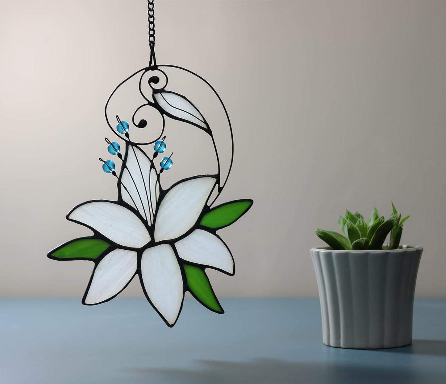 Women Birthday White Lily Flower Gift for Her, Floral Gift Stained Glass Window Hangings Suncatcher Anniversary Love Gifts for Mom Grandma Aunt Sister