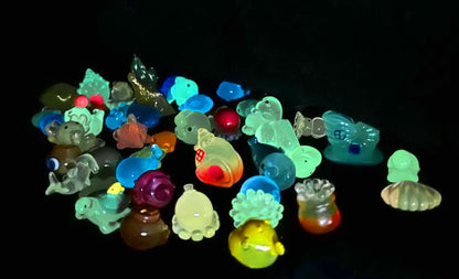 Geiomoo Mini Resin Crafts Decors, Mixed Garden Accessories, Miniature Set for DIY Landscape Fish Tank Home (50 Pcs)