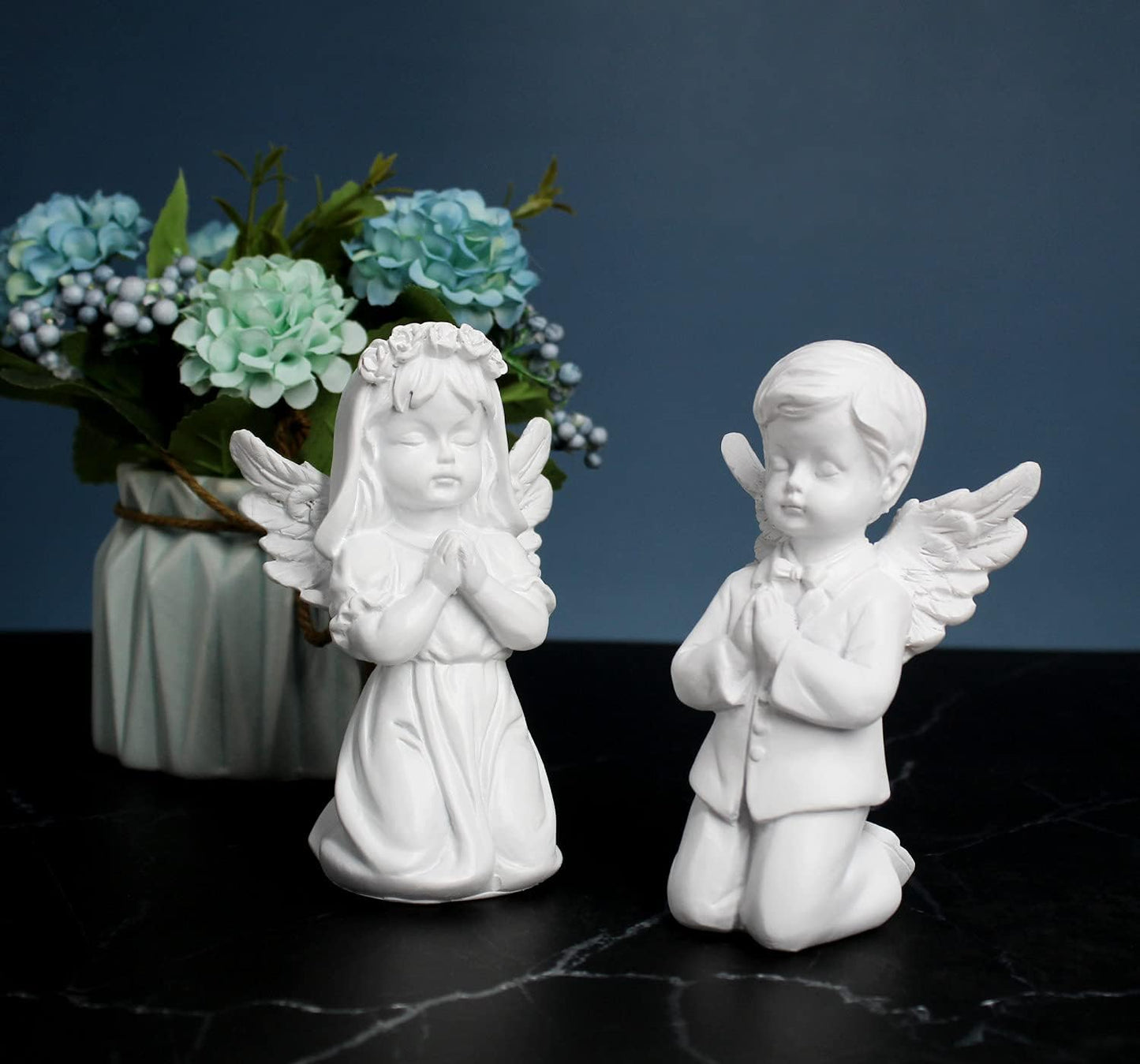 YUEOECOR 2PCS Cherubs Angels Resin Garden Statue Figurine, Adorable Angel Sculpture Memorial Statue Indoor Outdoor Home Garden Decoration (A 2PCS White)