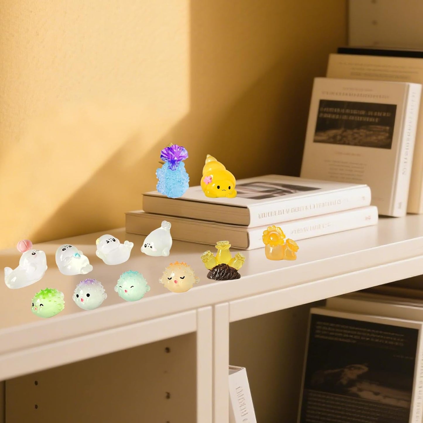 Luminous Mini Resin Ocean Animals Tiny Resin Sea Animal Tiny Turtle Octopus Dolphin Shark Miniature Figurines for Fish Tank Decorations, Glow in The Dark for Garden Miniatures Accessories 50 pcs