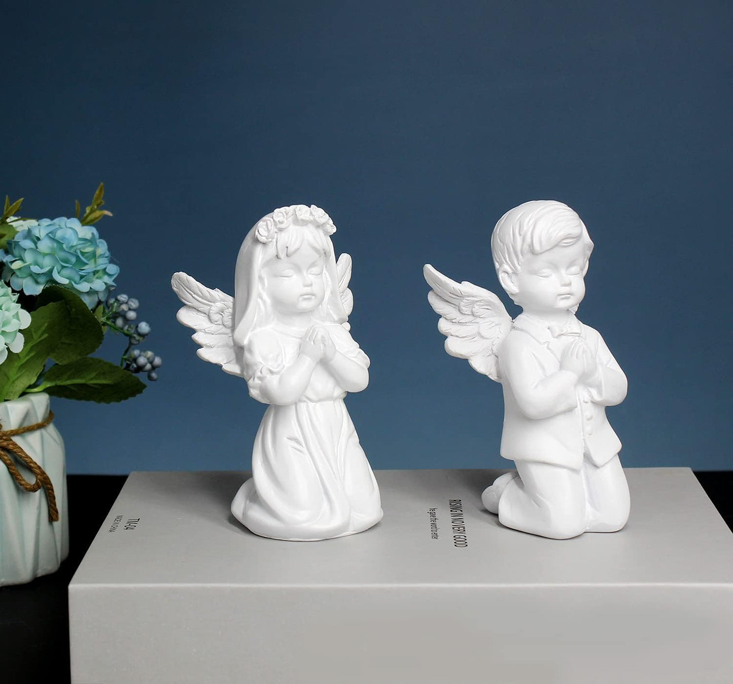 YUEOECOR 2PCS Cherubs Angels Resin Garden Statue Figurine, Adorable Angel Sculpture Memorial Statue Indoor Outdoor Home Garden Decoration (A 2PCS White)