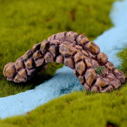 DIY Miniature Resin Bridge for Fairy Garden - Brown Small Bridge Lawn Ornament, Vintage Style, 6.6 x 2.5 cm, Perfect for Dollhouse Decor, Garden Decorations, and Craft Projects