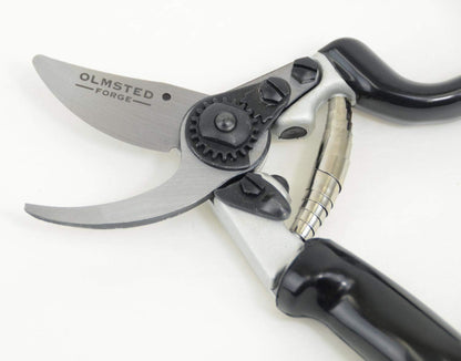 Hand Bypass Pruner with Rotating Handle