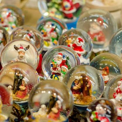 22 Pieces 3.6 Inch/91mm Plastic Snow Globe Clear Water Globe Fillable Snow Globe Ornaments with Screw Off Cap and Inner Plug for DIY Crafts Christmas Home Decoration