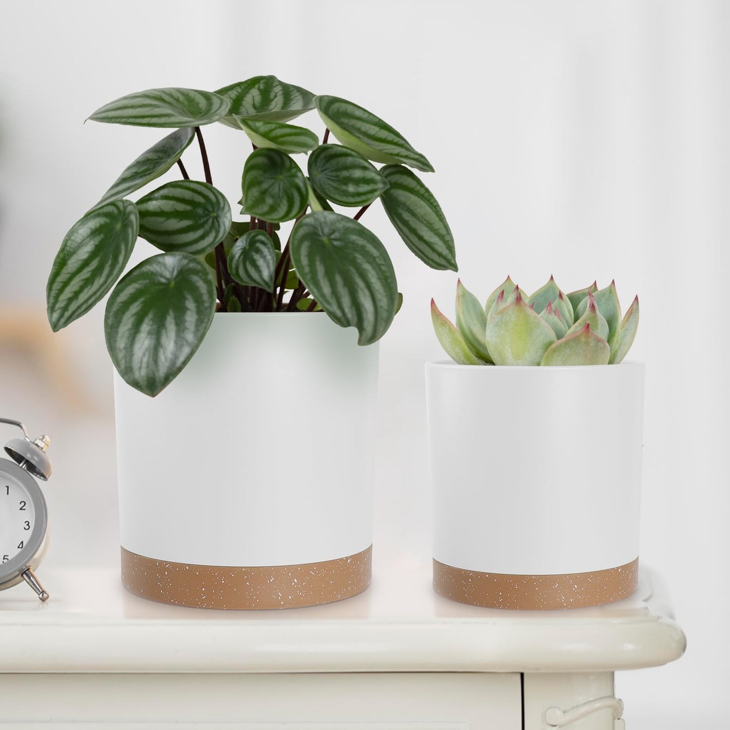 Plant Pots with Drainage Holes and Saucers – 7, 6.5, 6, 5, 4 Inch Plastic Planters for Indoor Outdoor Plants, Modern Matte Finish, Lightweight & Durable（White
