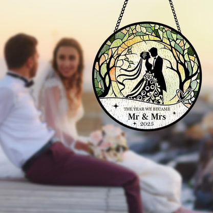 Mr and Mrs Stained Glass Window Hanging, Couple Suncatcher Panel for Indoor Outdoor, Wedding Glass Ornament for Husband and Wife, Love Glass Ornament for Wall, Porch, Balcony, Bridal Shower Decor