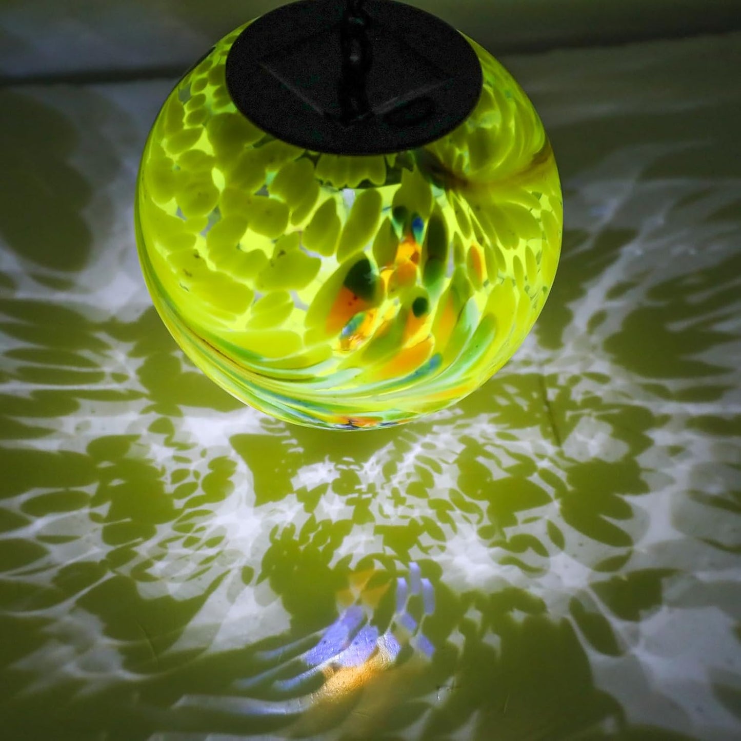 Solar Hanging Lanterns Outdoor Solar Glaze Glass Lantern Gazing Ball Globe Hanging Outdoor Lights for Garden Yard Home Decoration Yellow