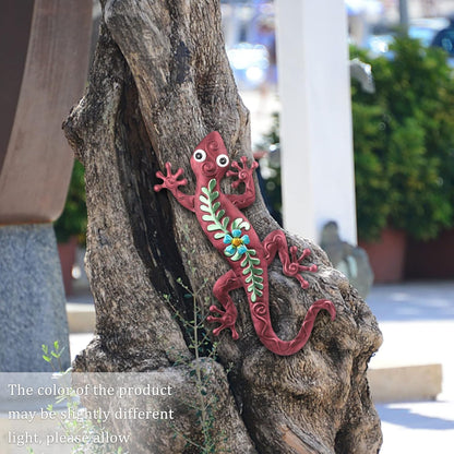 VCUTEKA Outdoor Metal Gecko Wall Art Lizard Wall Sculpture with Flower Outside Wall Sculpture Hanging Wall Decoration for Garden Patio Fence Yard Balcony Decor Brown