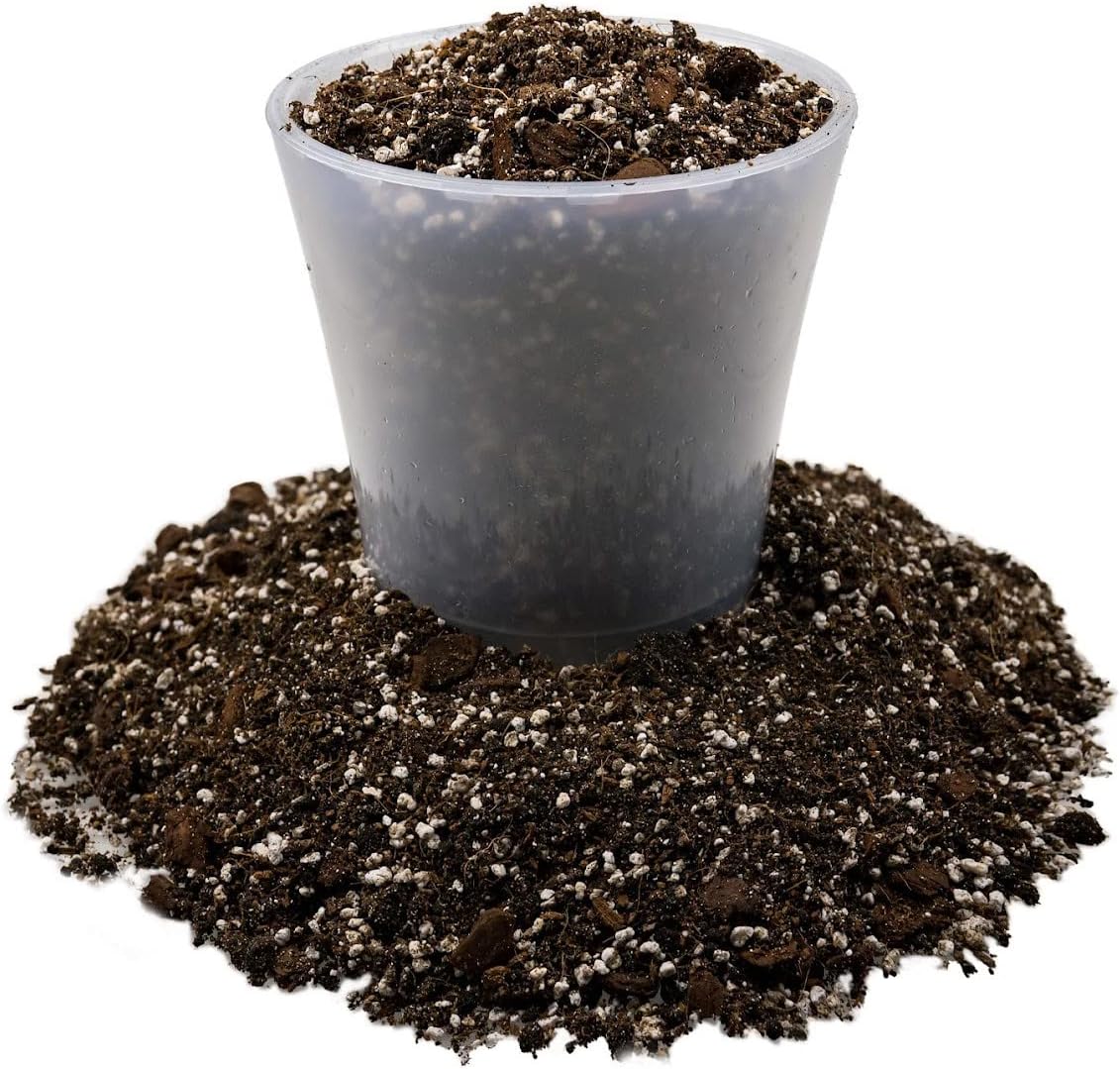 Premium Coco Coir and Perlite Potting Mix, Soil for Maximum Plant Growth, Perfect for Indoor and Outdoor Container Gardens by Gardenera - 2 Quart