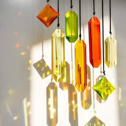HDCRYSTALGIFTS 7PCS Crystal Prisms Suncatcher for Window Hanging, Rainbow Hanging Crystal Sun Catchers Indoor Window, Home Garden Christmas Decorations (Season Design)