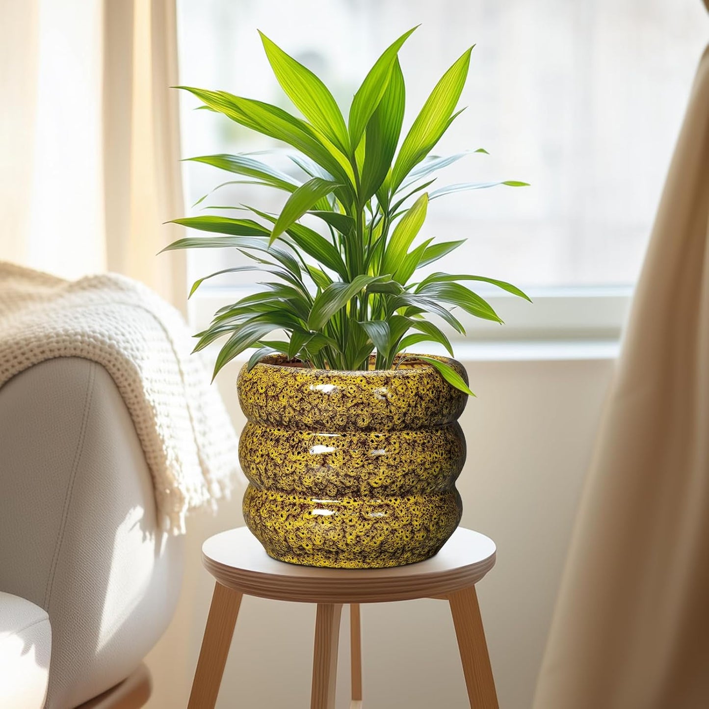 SQOWL Ceramic Planter - 8 Inch Indoor Plant Pot with Drainage Hole, Round Planter for Outdoor Plants, Ceramic Flower Pots, Bubble Planters, Home Room Porch Decor, Plant Lover Gifts, Yellow
