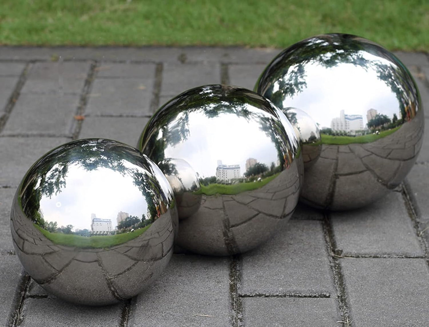 Nerien Gazing Ball, 6 Inch Stainless Steel Garden Mirror Globe, Polished Ornament Sphere, Hollow Floating Reflective Hemisphere, for Home Outdoor Pond Housewarming Swimming Pool Decoration, Silver