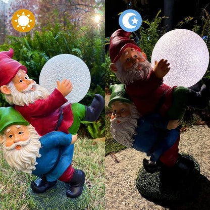 Solar Powered 2 Gnomes Playing with Ball, Decorated Solar Light, Garden Decorations Statues, Resin Garden Figurines (2 Gnomes with a Glass Ball)