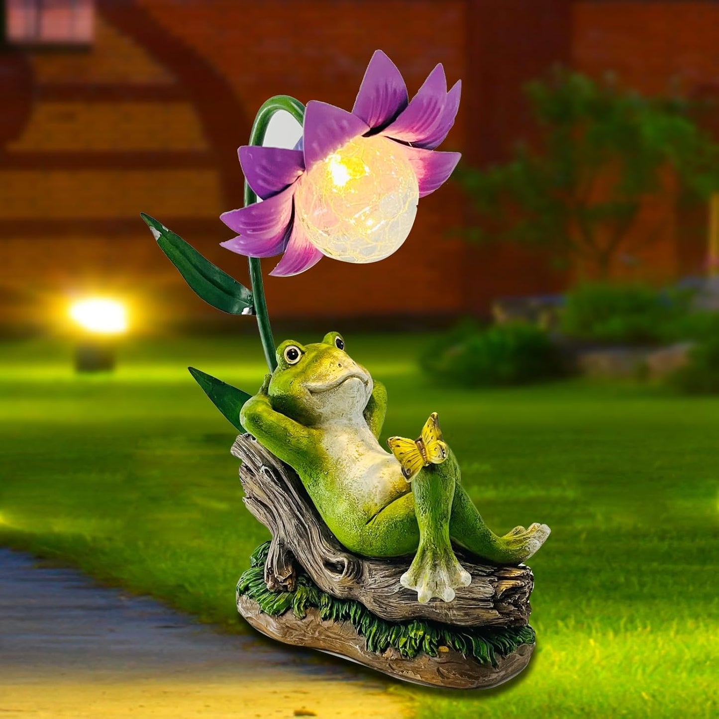 Solar Frog Garden Decor Outdoor Statue - Frogs Umbrella LED Waterproof Sculptures Lights, Patio Pathway Frog Figurine for Yard Decoration Lawn Ornament Gardening Gifts for Women Mom Grandma