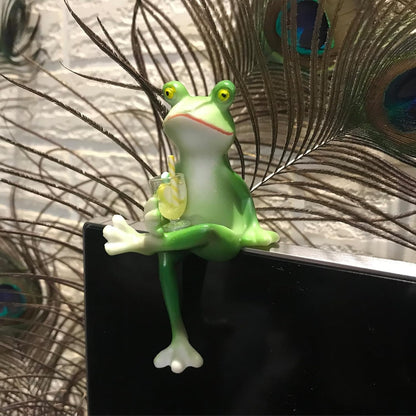 2 Pack Miniature Frog Figurines Decor Cute Resin Frog Statue Sculpture Garden Planter Pots Indoor Outdoor Patio Balcony Home Desk Lie and Sit