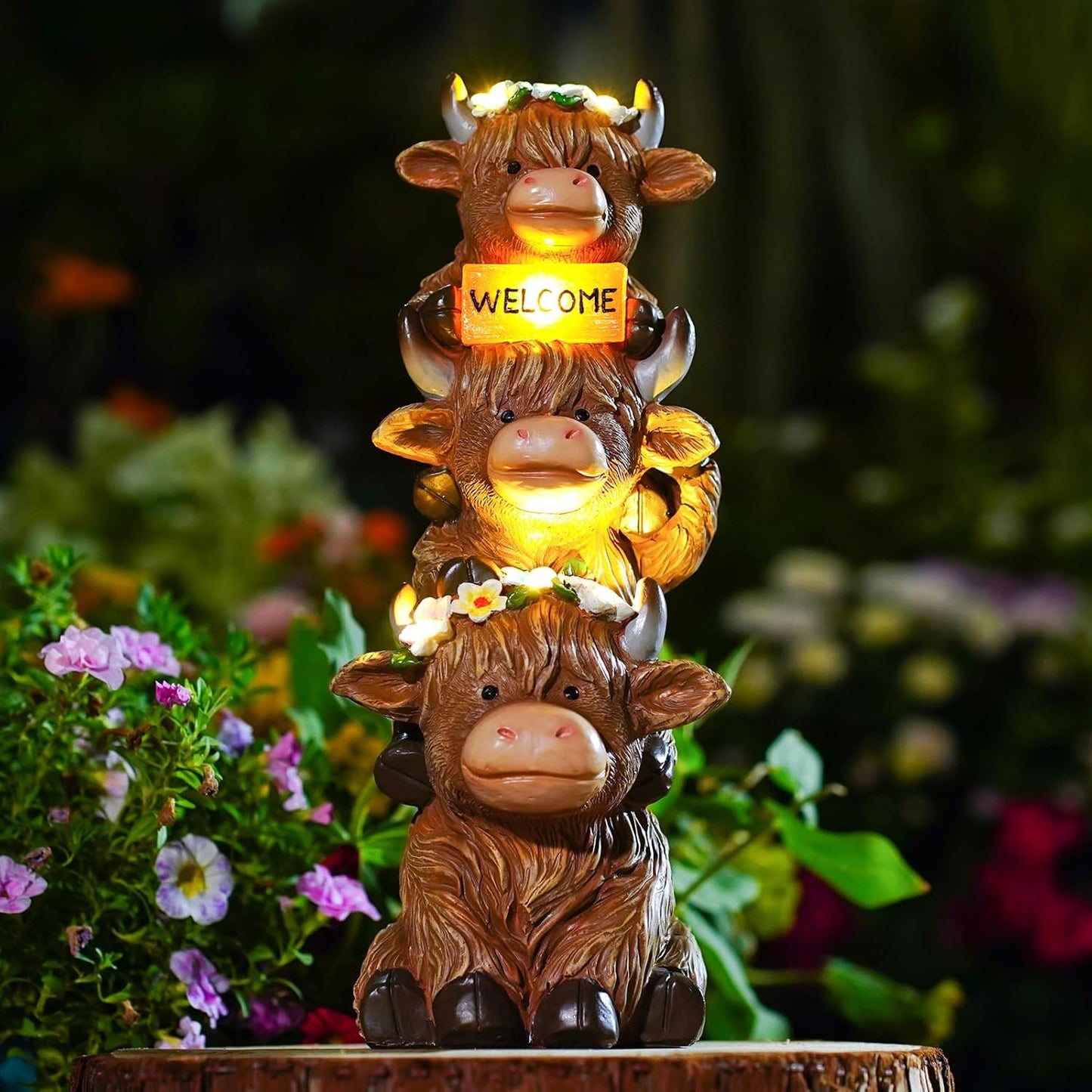 Christmas Highland Cow Statue Solar Outdoor Decor with Flower Decoration Funny Triple Highland Cow Decor Birthday Thanksgiving Gifts for Women Mom Highland Cows Figurine for Yard Garden Lawn Ornaments