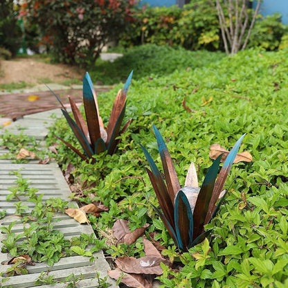 Metal Agave Plant Garden Art, 2 Pack Big Tequila Rustic Sculpture, Rustic Metal Agave Plants Lawn Home Ornaments, for Yard Stakes, Garden Figurines, Outdoor Patio (2 PCS Colorful with Light)