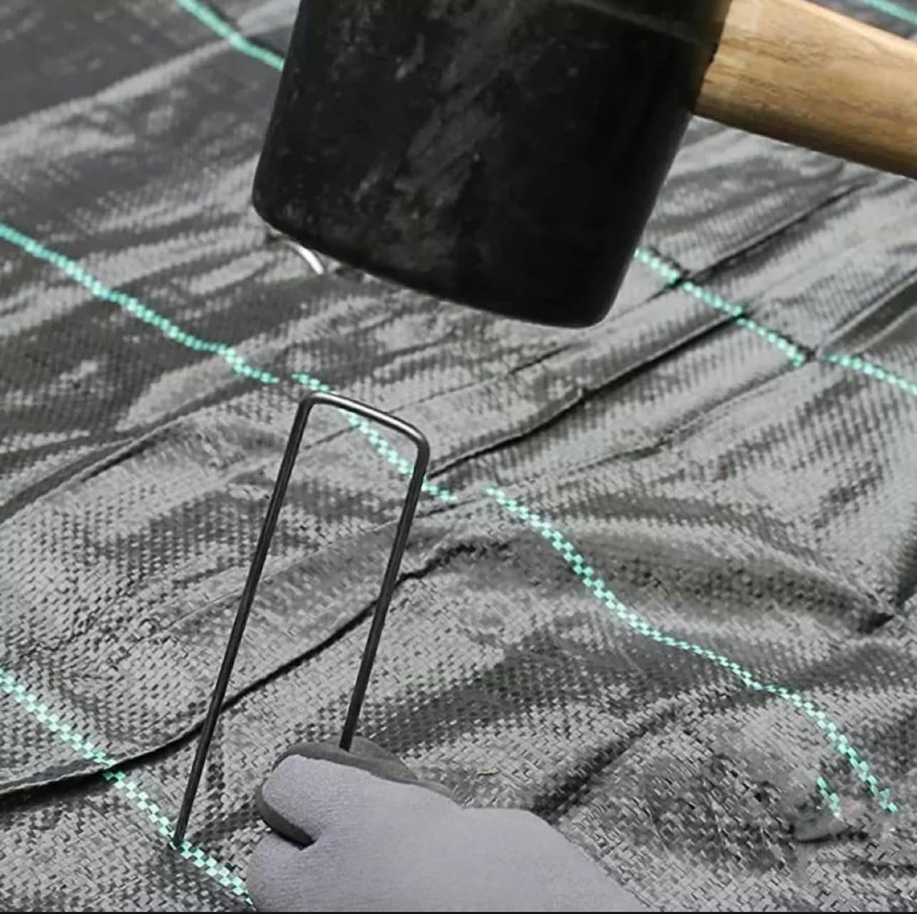6 inch 25 Pack Black Galvanized Landscape Staples 11 Gauge Garden Stakes Pins Anti-Rust Ground Stakes U-Shaped Tent Stakes are Used for Weed Barrier, Irrigation Tubing, Yard Lawn, Landscape Fabric