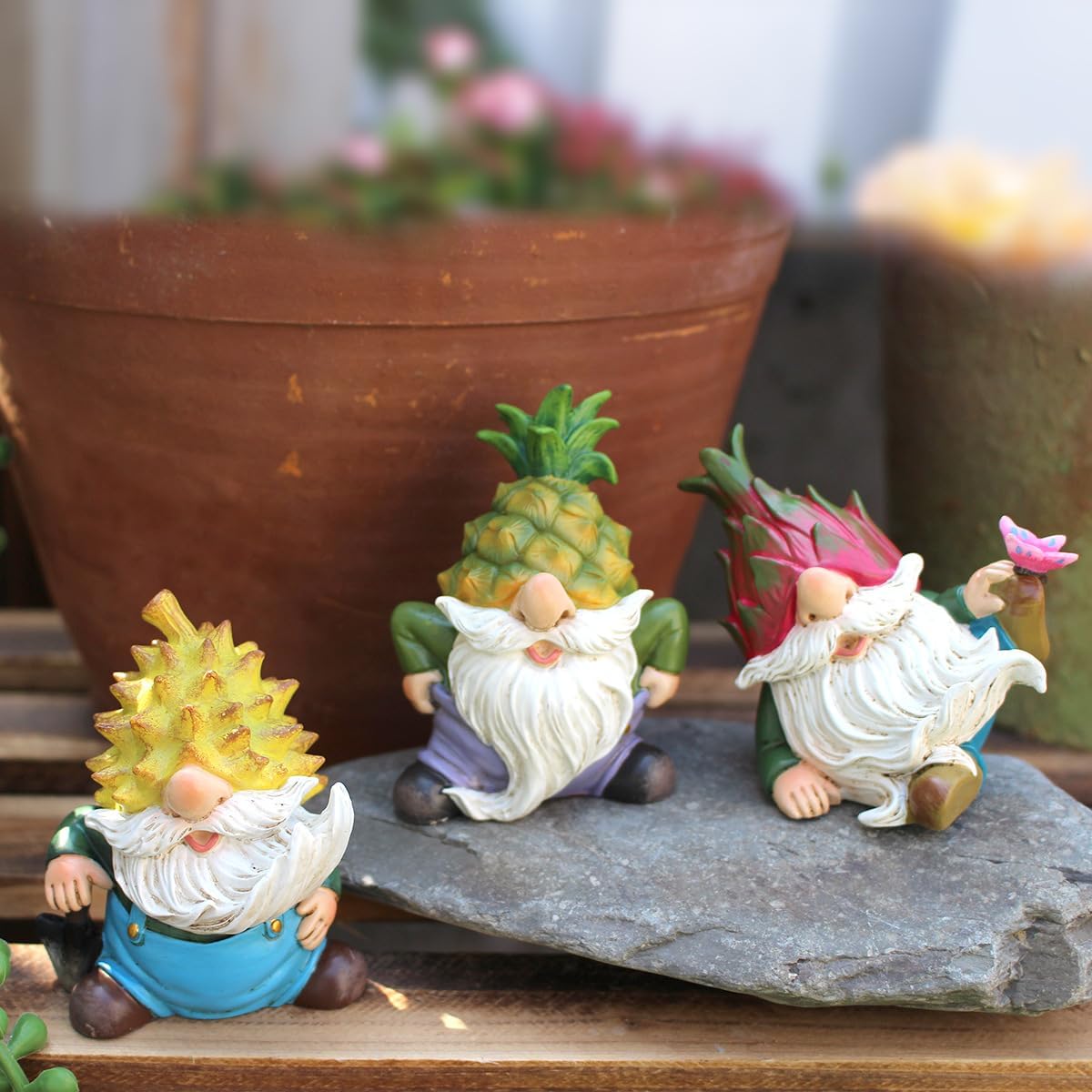 Purple Star Mini Pineapple Gnome Fairy Garden Gnome Miniature Figurines for Fairy Garden Accessories Outdoor Small Resin Gnomes Statue Decor for Plant Pot Decorations Green