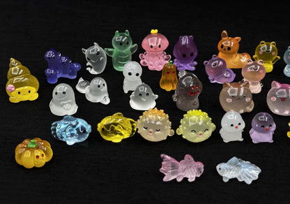 Geiomoo Mini Resin Set, Mixed Landscape Accessories, Miniature Fish Tank for DIY Home Garden Crafts Decors (40 Pcs)