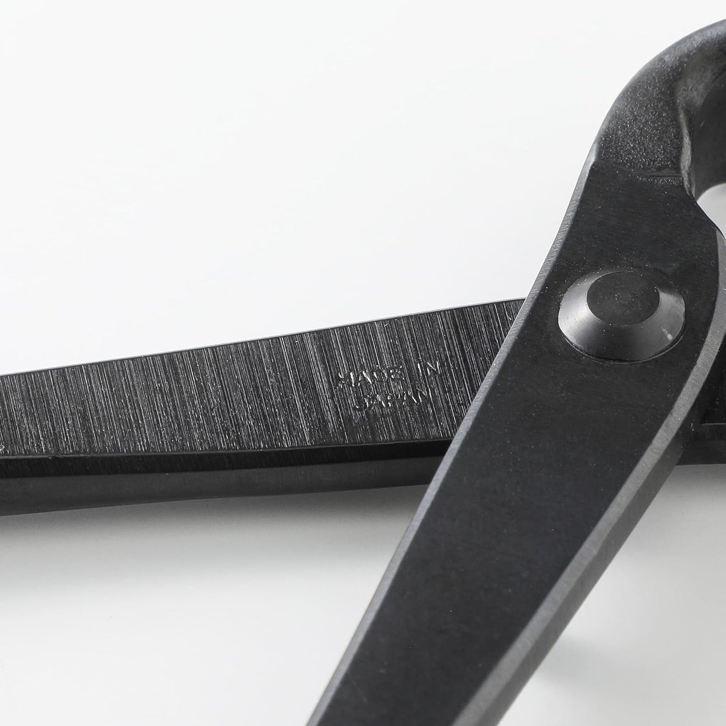 Wazakura Hand Forged Knob Bonsai Cutter Made in Japan 8-1/4 inch (210mm), Japanese Gardening Tools, Round Edge Concave Branch Cutter Black