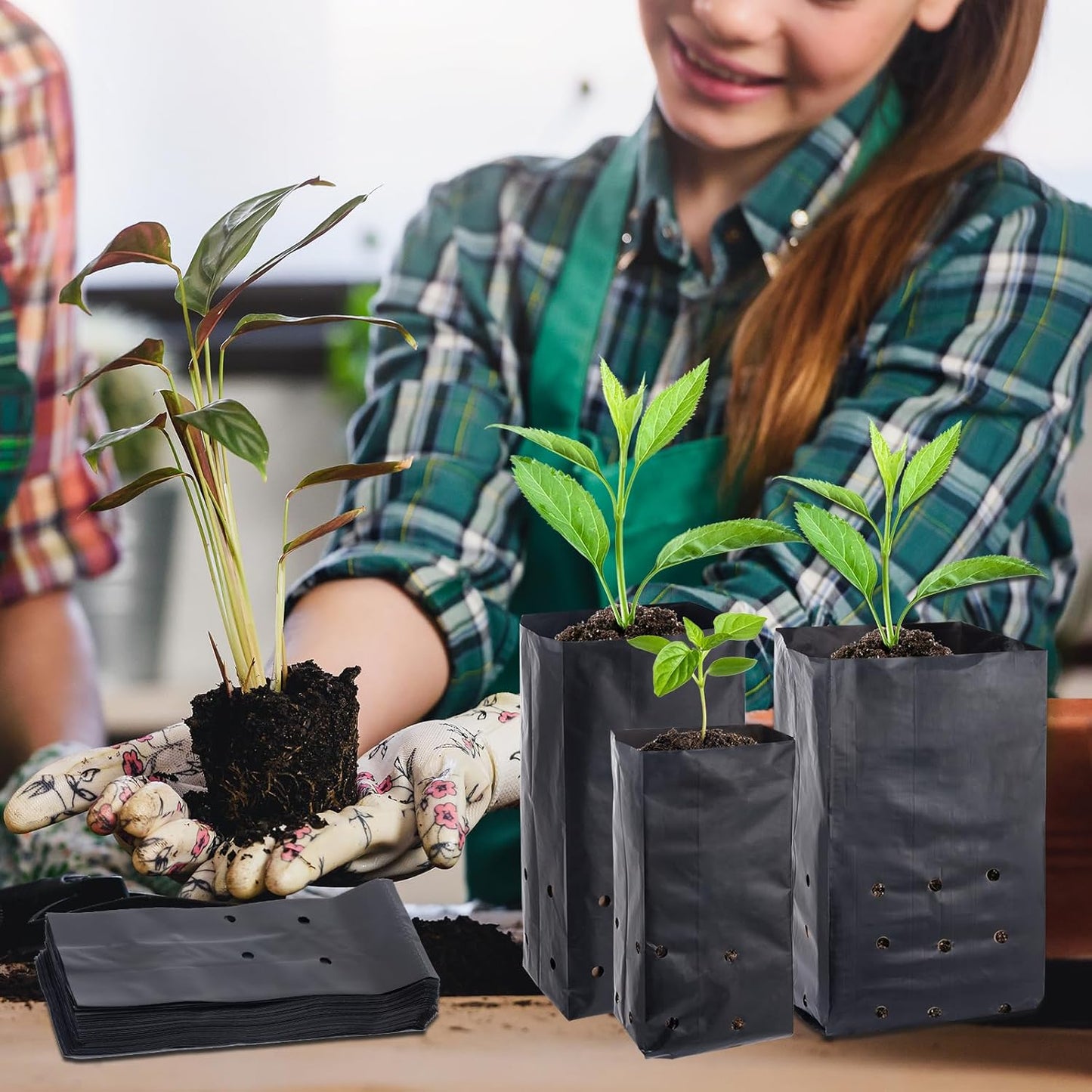 100 Pcs Nursery Growing Bags Seedling Starter Bags with 30 Plant Labels & 2 Mini Watering Sprinklers,Plant Grow Bags Plants Pots Plastic Pouches for Garden Trees,Flowers, Vegetable(8.8x5.3x4.7 Inch)