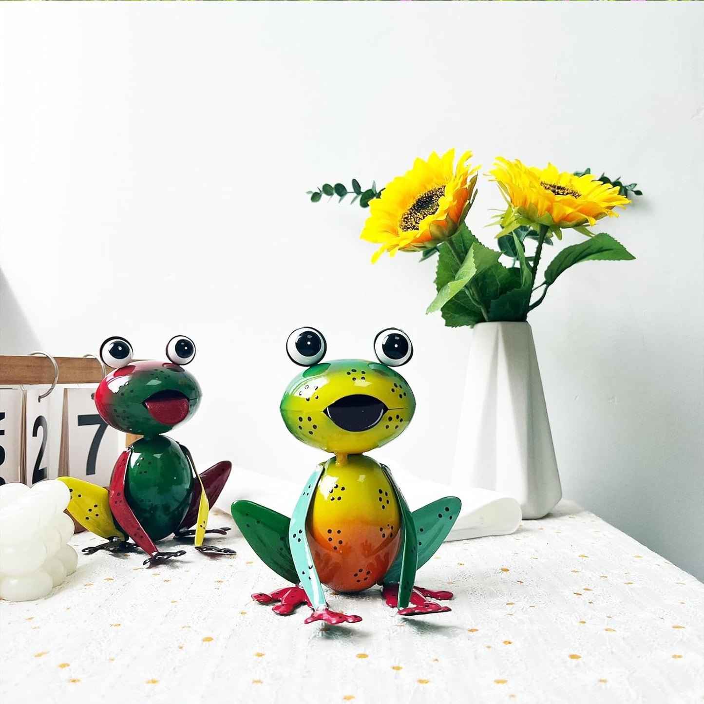 Metal Garden Decor Yard Art for Outside Set of 2 Cute Small Frogs Lawn Patio Ornaments Backyard Decorations Garden Gifts for Mom - (Yellow,Green)