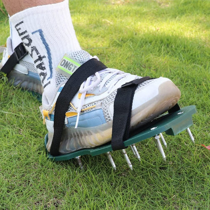 Lawn Aerator Shoes with Adjustable Nylon Straps, Lawn Aeration or as Screed Shoes, Gardening Spiked Shoes Lawn Aerating One Size Fits All Spiked Sandals for Yard Patio Garden Grass Green
