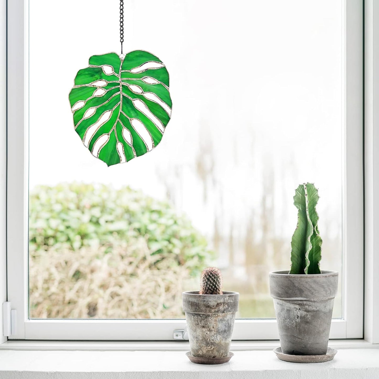 Tuitessine Monstera Suncatcher Stained Glass Leaf Exotic Jungle Tropical Decor Window Wall Hanging Home Decor Green Nature Ornament Glass Panel Birthday Gift for Grandma Plant Lovers 7.5 * 6.5”