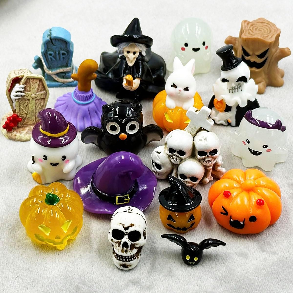 Halloween Miniature Figurines - 18Pcs Resin Pumpkin Ghost Tombstones Ornaments Halloween Garden Accessories Miniature Figurine Decorations for Outdoor Statues Home Village Bonsai Crafts Decor