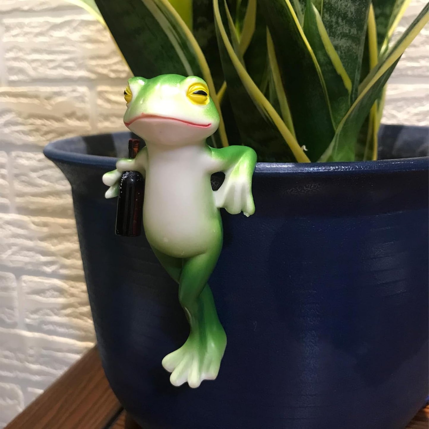 3 Pack Miniature Frog Figurines Decor Cute Resin Frog Statue Sculpture Garden Planter Pots Indoor Outdoor Patio Balcony Home Desk Lie Sit Stand
