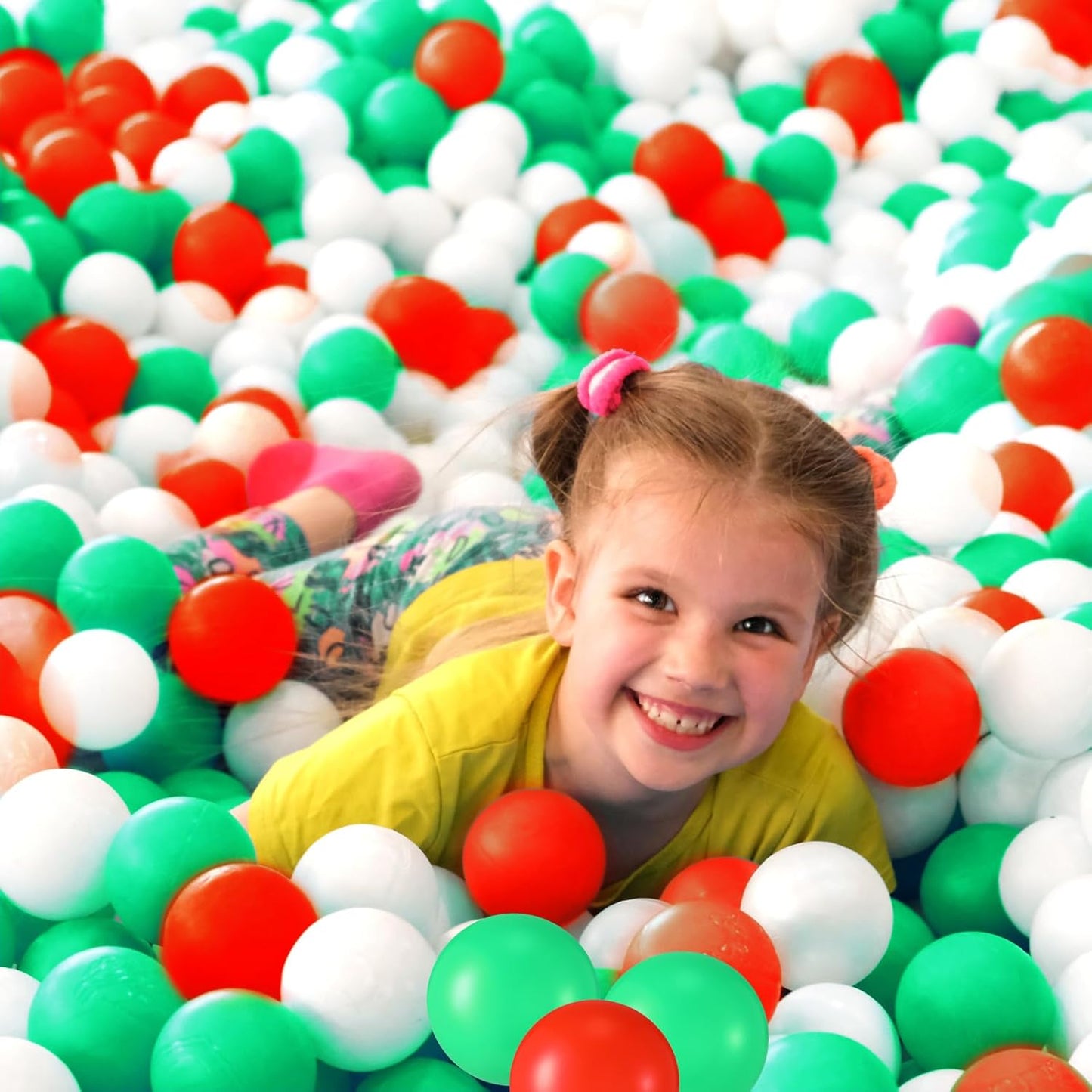 Shappy 180 Pcs Soft Plastic Balls for Toddlers, Crush Proof Ocean Balls Reusable for Photo Booth Props Play Tent Swimming Pool Party Holiday Decoration(Green, Red, White)