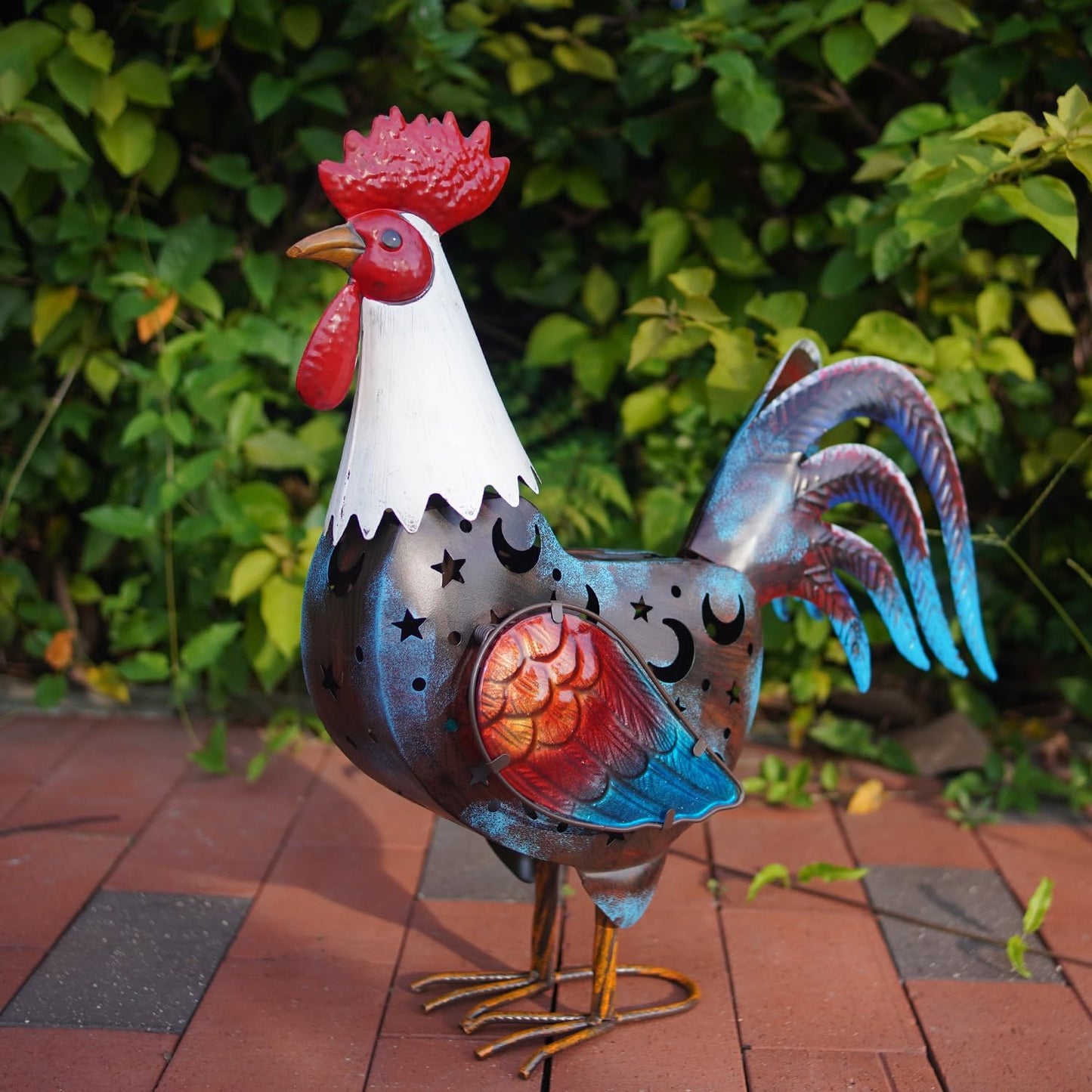 LIFFY Metal Rooster Yard Decor,18" Solar Rooster Outdoor Decor with LED Lights,Chicken Home Decorative Ornaments,Garden Statues for Outside Patio Backyard Landscape Lawn