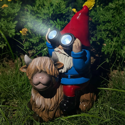 Gnome Garden Statue Solar Lights Outdoor Binoculars on Highland Cow,Birthday Gifts for Women/Men, Housewarming Gifts,Outdoor Decor for Balcony,Garden,Patio,Yard,Lawn(Cow Gnome)