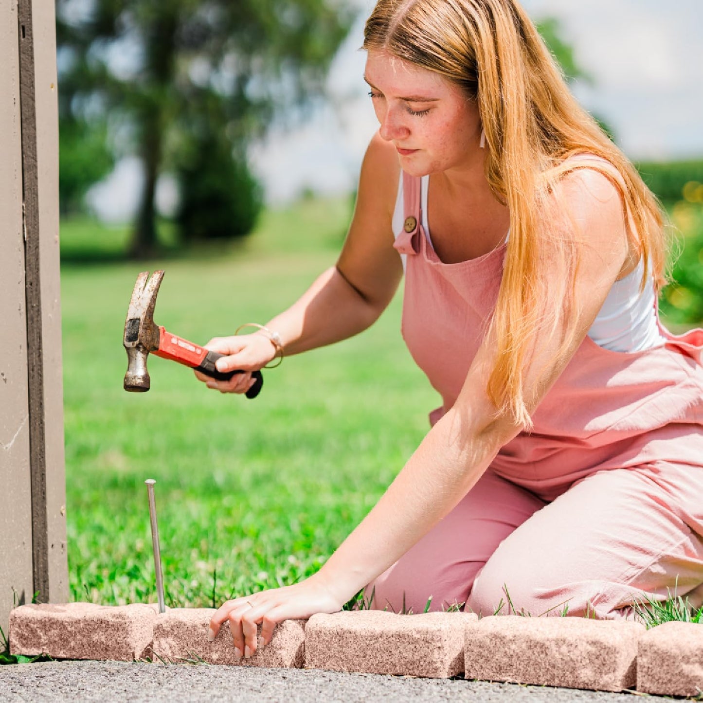 Beuta Landscape Edging | Garden Edging Border | Faux Stone Bricks for Lawn edging, Flower beds, Pathways & Yard Edging– 10 Packs | Each Section Has 6 Bricks 48"L x 4"W x 2.25"H | 30 Spikes |Sandstone