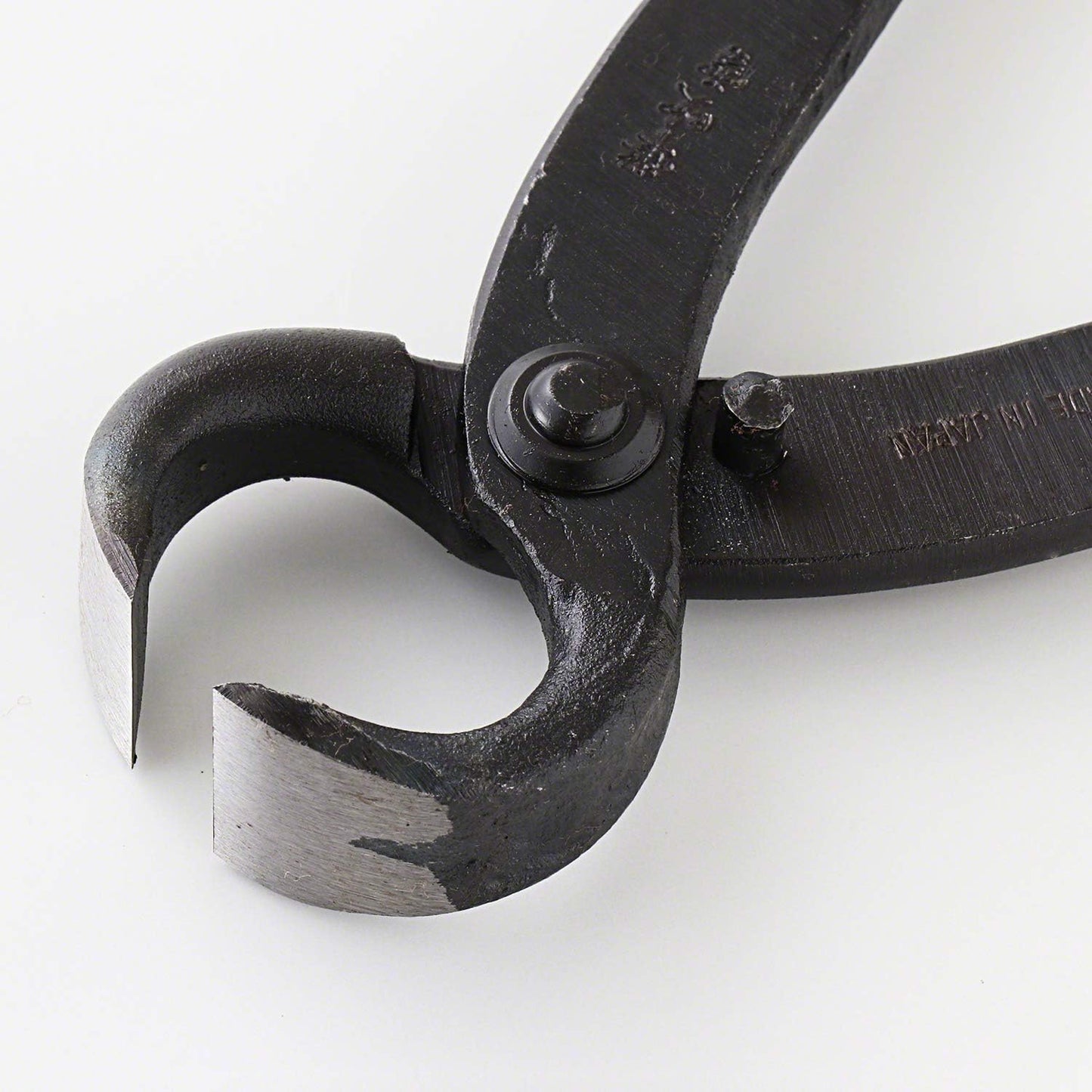 Wazakura Hand Forged Bonsai Root Cutter MADE IN JAPAN 6.7 inch (170 mm), Black Carbon Steel Bonsai Tree Cutter for Branch and Roots, Multipurpose Japanese Gardening Tools