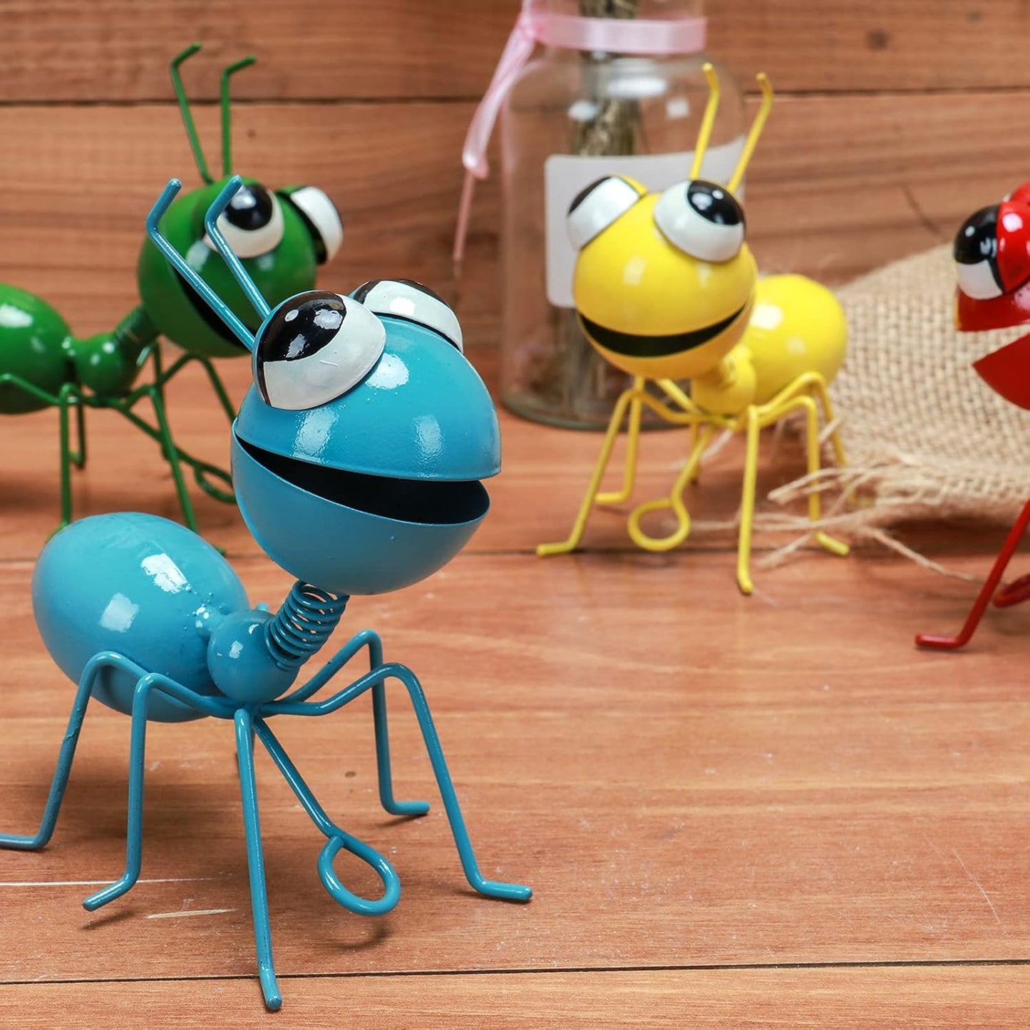 Metal Yard Art Garden Decorative Cute Ant Outdoor Wall Sculptures-Set of 4
