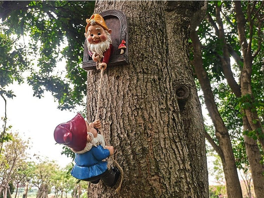 Funny Climbing Gnome Tree Hugger Decor, Garden Sculpture Decoration Elf Out The Door, Yard Ornament Resin Statue Outdoor Decor for Patio Lawn