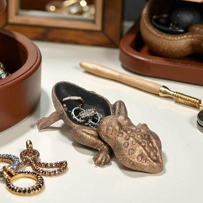 Outdoor Frog Key Hider, Cast Iron Frog Statue and Keys Hiders for Outside, Decorative Hidden Keys Holder, Antique Gold Hide a Key for Indoor Garden Yard Patio Decor