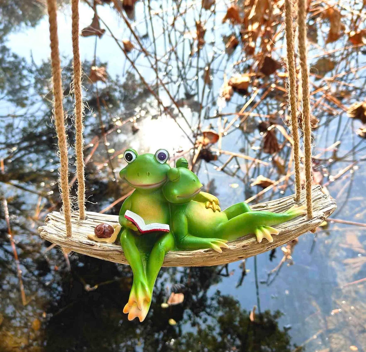 Artisan Flair Hanging Swing Frog Statues - Frog Statues for Garden Outdoors, Reading Book Frog Figurine, Resin Couple Decor for Garden, Balcony, Tree Decoration