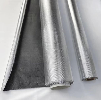Diamond Reflective Foil 100% Light Blocking Grow Film (4.3 MIL 4x100 FT, Diamond on White)